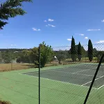 Domaine De Boulouch 호텔