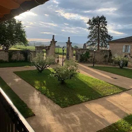 Domaine De Boulouch Hotel *