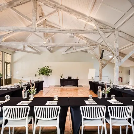 Domaine De Boulouch מלון *