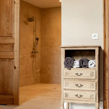 Domaine De Boulouch מלון *